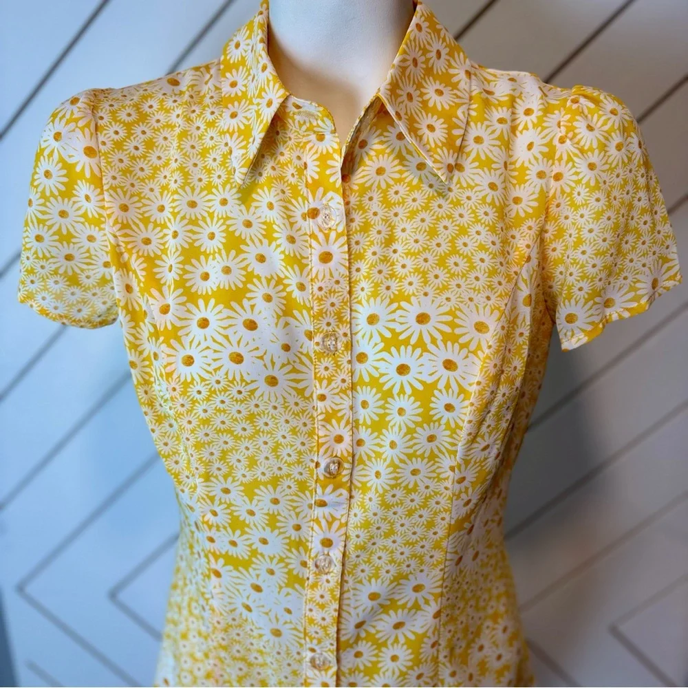SMAK POLOUR - Yellow & White Daisy Collared Bow Blouse - Size S - Picture 6 of 15